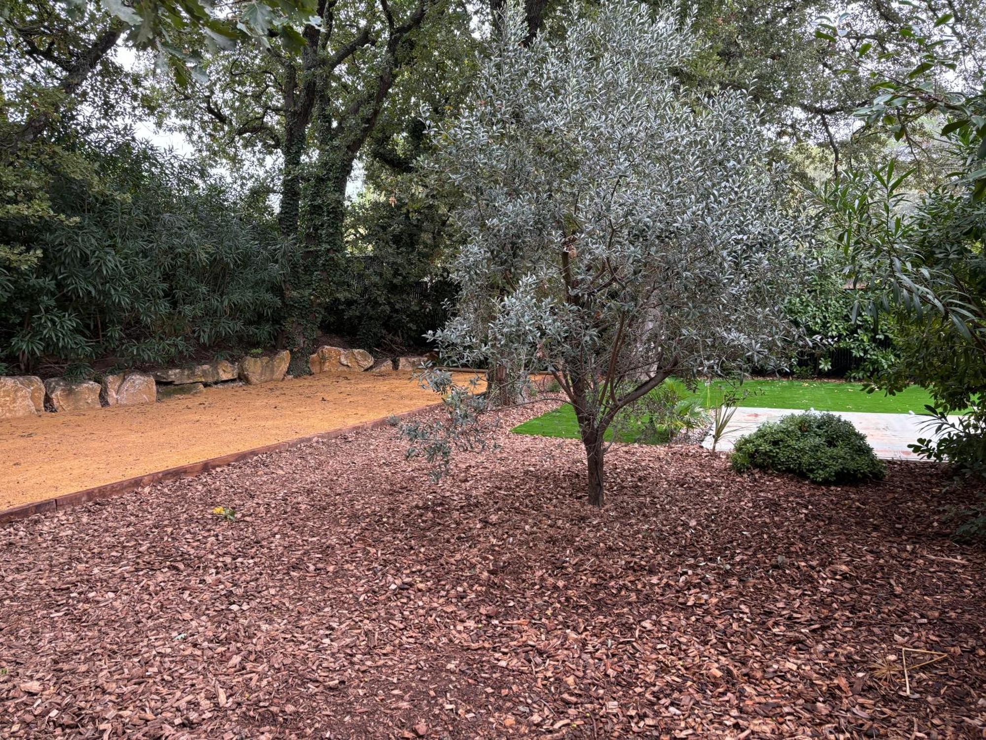 Les Jardins Du Castelas - Piscines, Jardins Et Spas Privatifs Uchaux Luaran gambar